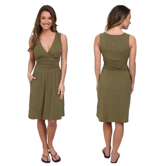NWT The North Face Heartwood Dress V-Neck Sleeveless Faux Wrap Green XL Gorpcore - Picture 1 of 13